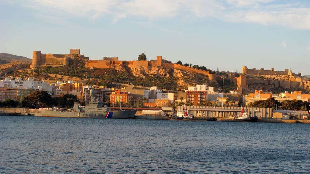 Hostal Maribel Almeria Exterior photo