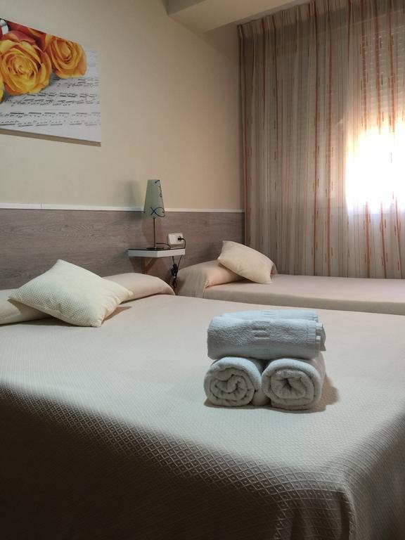 Hostal Maribel Almeria Exterior photo