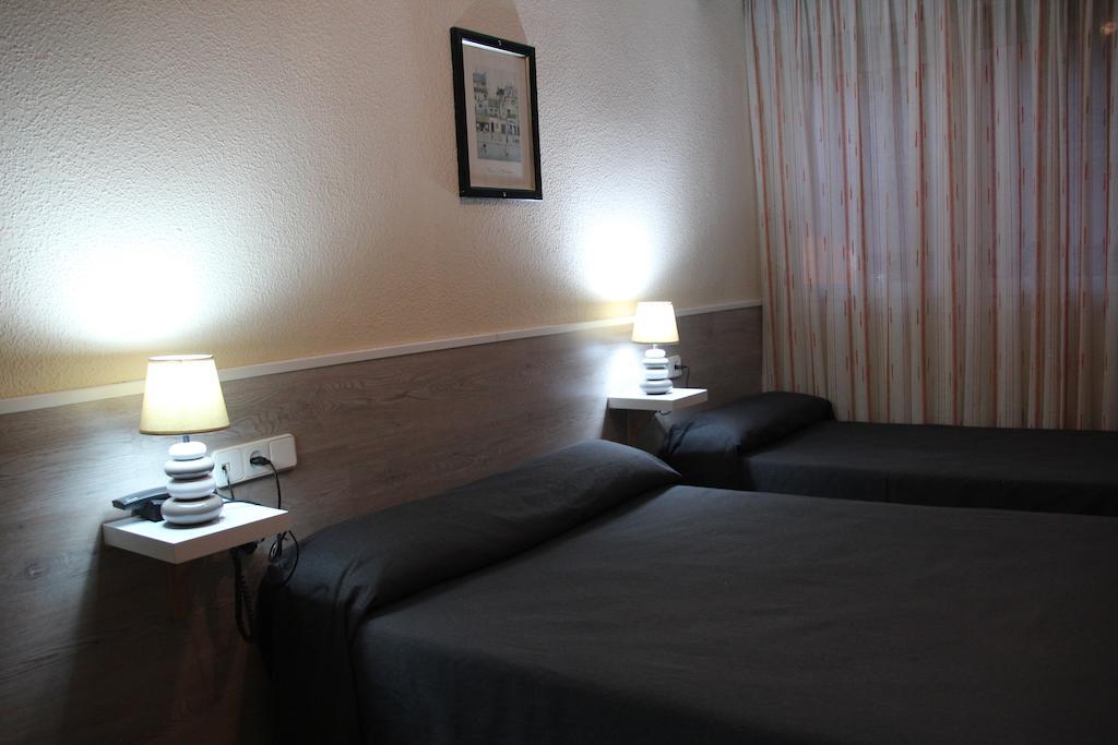 Hostal Maribel Almeria Exterior photo