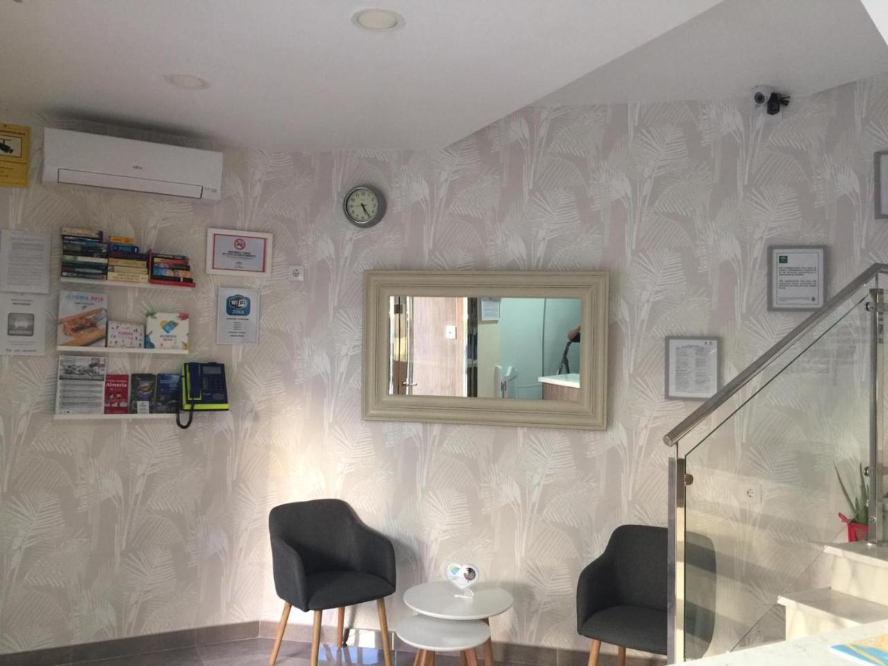 Hostal Maribel Almeria Exterior photo