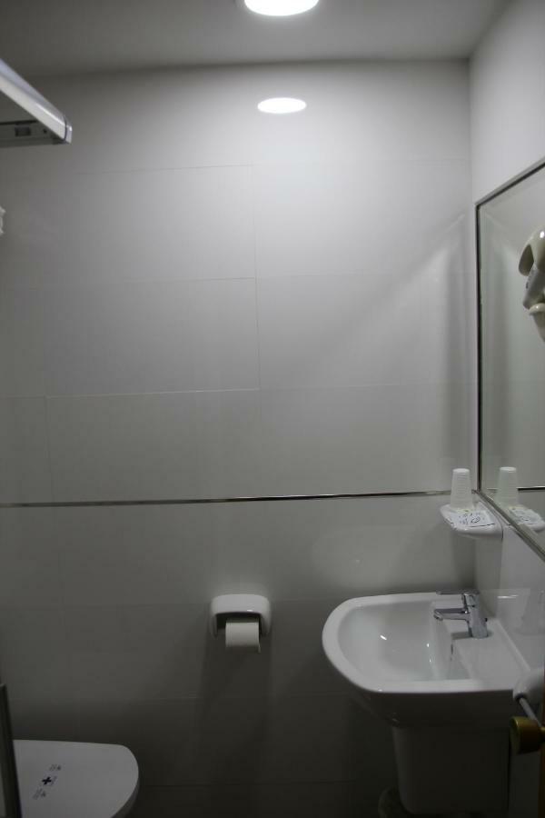 Hostal Maribel Almeria Exterior photo